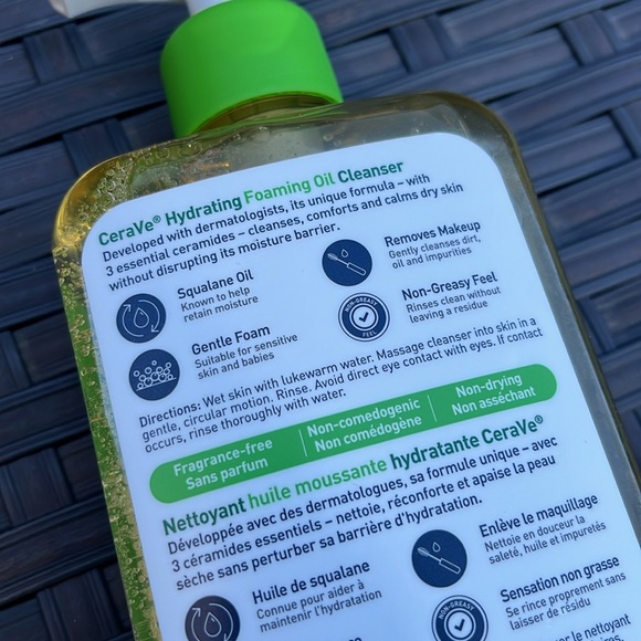 NWT CeraVe Hydrating Foaming Oil Cleanser residue free 355ml - Picture 3 of 3